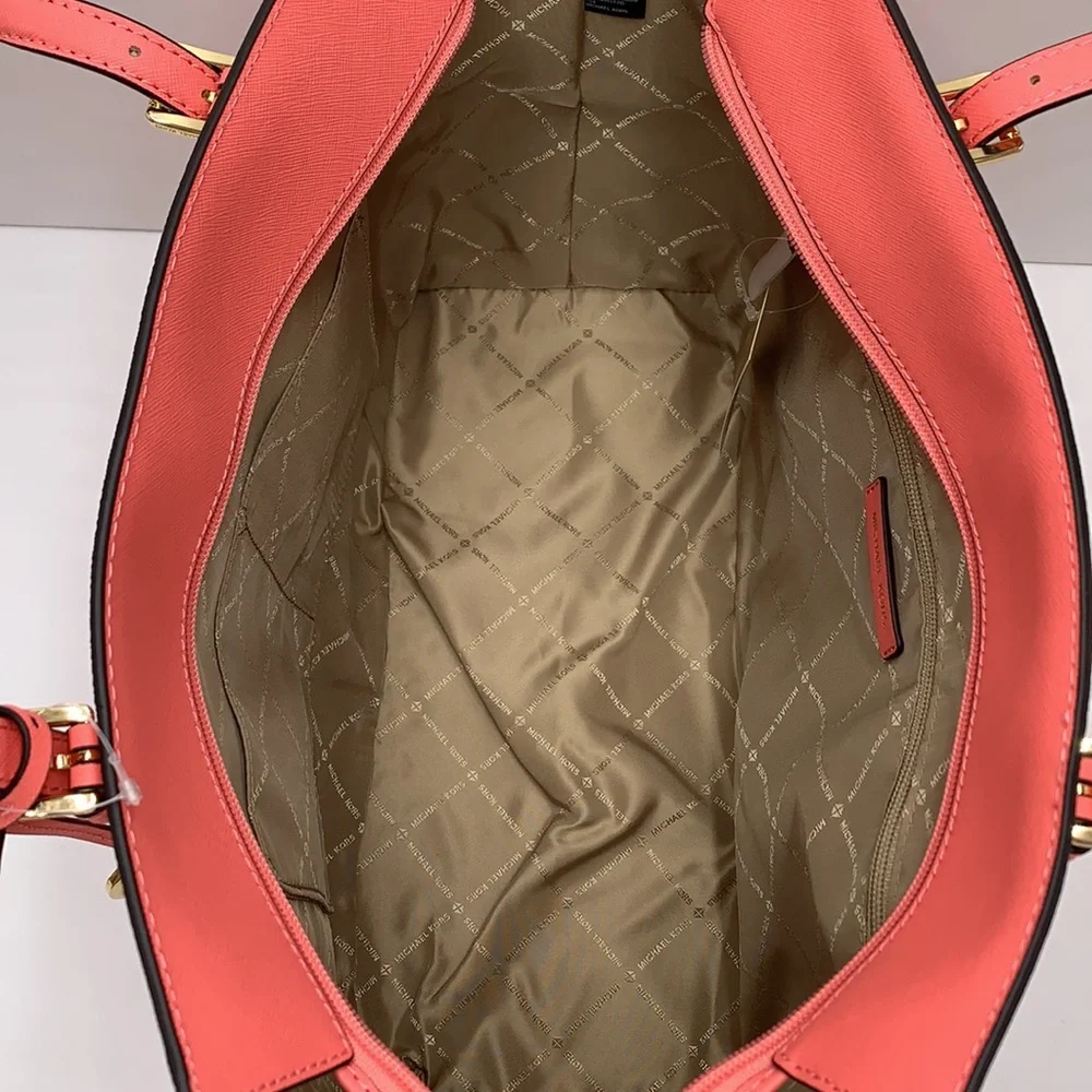 MICHAEL KORS GILLY LARGE DRAWSTRING TRAVEL TOTE GRAPEFRUIT SIGNATURE - Picture 10 of 16